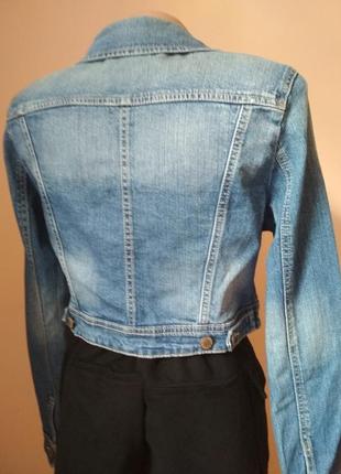 Укороченый джинсовый пиджак размер s.5 фото