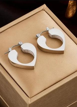 Серьги в виде сердца ❣
