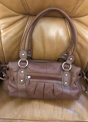 Объемная кожаная сумка багет