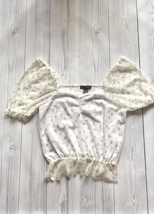 Белый топ сетка в цветочек