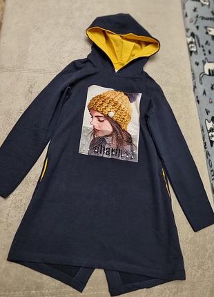 Сукня з капюшоном