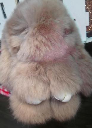 Хутровий брелок зайчик зайчик з лапками брелок з натурального хутра туреччина4 фото