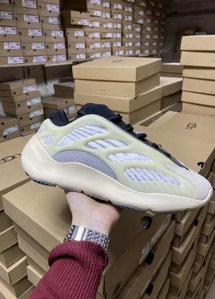 😎adidas yeezy boost 700 v3 neon😎мужские кроссовки адидас изи, светящиеся2 фото