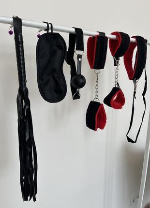 Набор для пары, для любви, наручники, плеточка, аксессуары