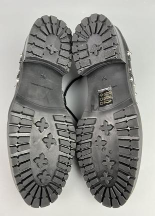 Фирменные кожаные туфли с шипами6 фото