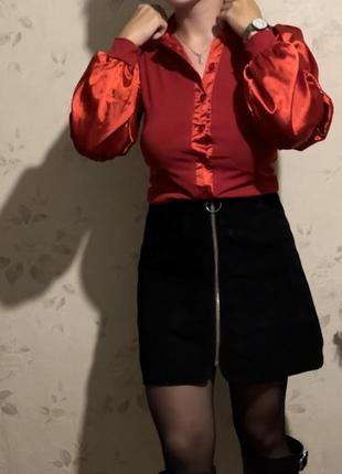 Базовая красная блуза на пуговицах6 фото