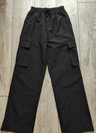 Легенькі, широкі до низу штани