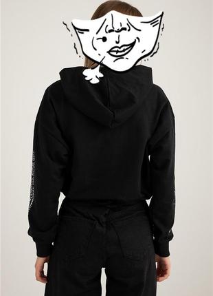 Черное укороченное худи с надписью, пуловер, свитшот, свитер, кофта4 фото