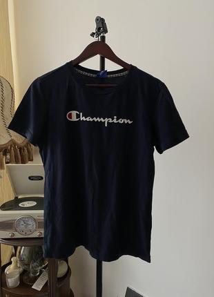 Чудова футболка champion