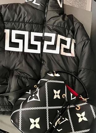 Деми куртка ,автоледи,укороченая, высокий воротник, турция,гадписи вышивка.