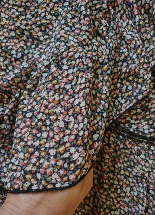 Красивая женская юбка в мелкий цветочек3 фото