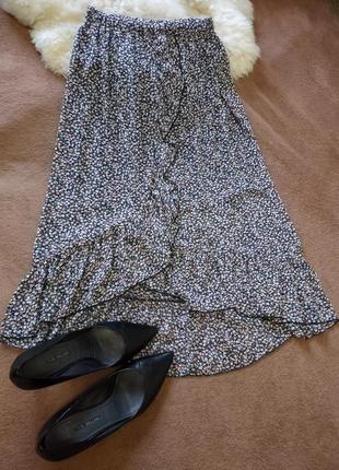 Красивая женская юбка в мелкий цветочек