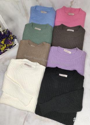 Стильный женский свитер цвета4 фото