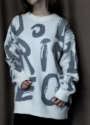 Женский свитер оверсайз цвета