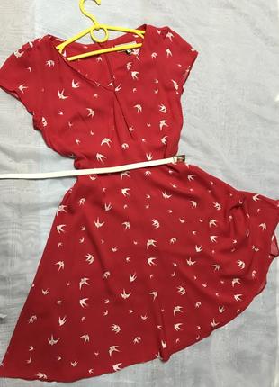 Червоне плаття, під відріз, в ласточках.3 фото