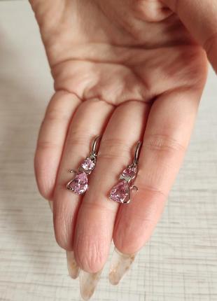 Романтичний подарунок дівчині - ніжні сережки "рожеві кішечки у сріблі" ювелірний сплав у оксамитовому футлярі7 фото