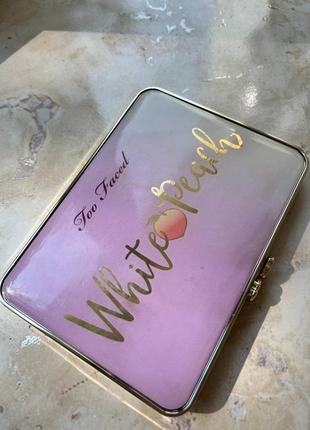 Палетка тіней too faced white peach