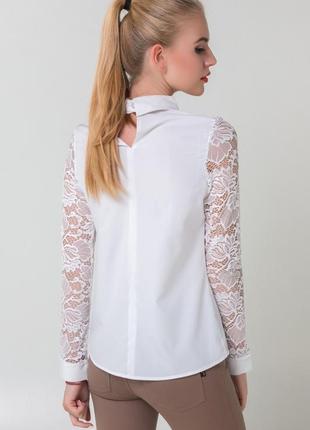 Белая женская блузка с кружевными рукавами2 фото