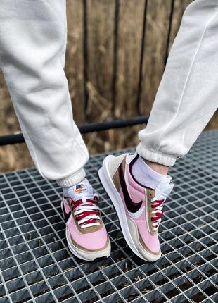 Женские кроссовки nike vaporwaffle sport fuschia x sacai pink