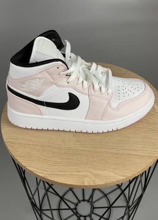 Жіночі кросівки найк nike air jordan 1 mid barely rose2 фото