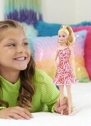 Лялька barbie "модниця" у сарафані в квітковий принт