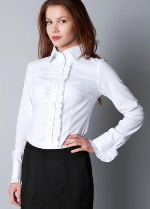 Белая женская блузка-рубашка с рюшами р083 фото
