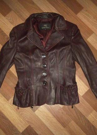 Продам кожаную куртку yiluqi