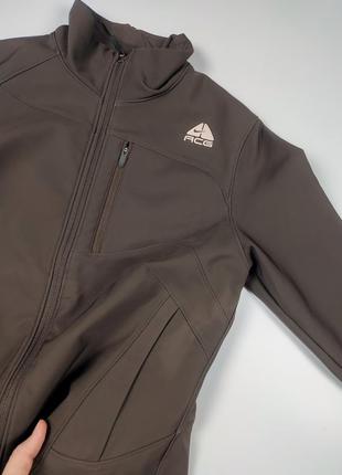 Жіноча куртка софтшел nike acg8 фото
