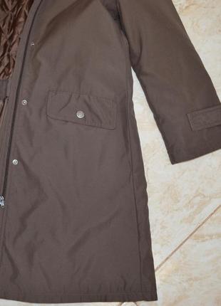 Брендовая коричневая куртка с капюшоном и карманами синтепон этикетка5 фото