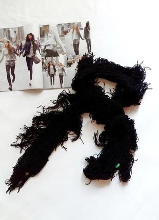 Черный шарф benetton в кисточках1 фото