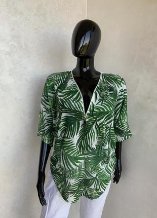 Принтована блуза футбока з тропічним листям4 фото
