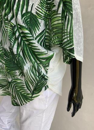 Принтована блуза футбока з тропічним листям7 фото