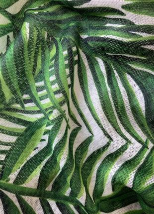 Принтована блуза футбока з тропічним листям8 фото