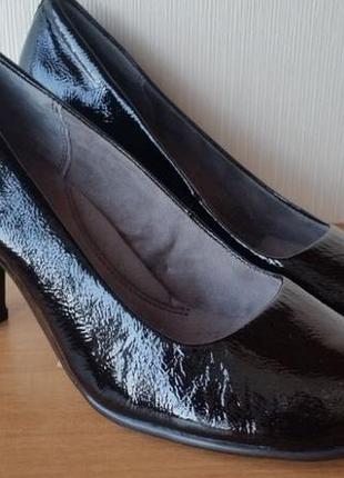 Нові туфлі aerosoles usa.ориг.шкіра.лак.розмір-40.амер.розмір-10.стел-27см