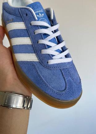 Женские кроссовки адидас газель adidas gazelle indior shoes blue hq87178 фото