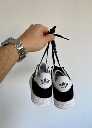 Женские кроссовки адидас газель чёрные с белым adidas gazelle ‘black’ bb54767 фото