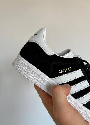 Жіночі кросівки адідас газель чорні з білим adidas gazelle ‘black’ bb547610 фото