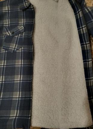 Флисовая утепленная куртка для мужчин с карманами.