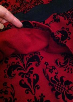 Стильное красное алое мини платье с сеткой и бархатным велюровым рисунком с-м италия2 фото