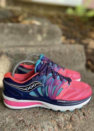 Кроссовки saucony 41 размер.