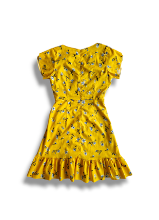 Желтое платье в цветочный принт на запах2 фото