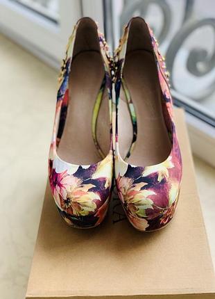 Туфлі aldo