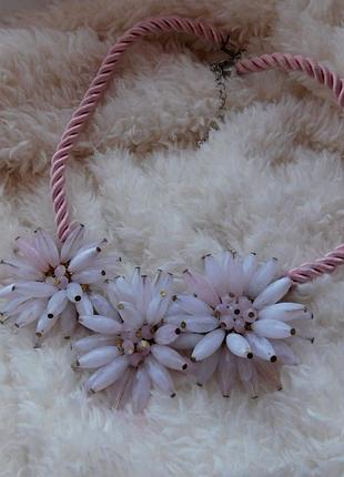 Ожерелье  длина 50 + 9 см блестят цветы потрясающе