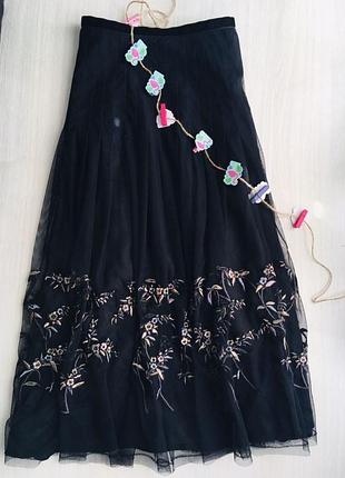 Топовая фатиновая юбка миди с вышивкой3 фото