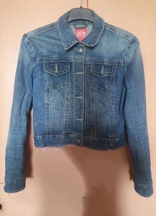 Жіноча укорочена джинсова куртка або для дівчинки підлітка