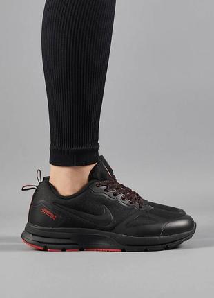 Жіночі кросівки nike найк чорні з червоним спортивні термо на флісі з гумовим протектором