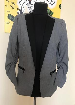 Піджак новий