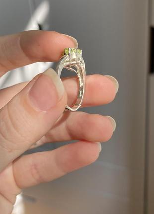 Серебряная кольца 18 р хризолит натуральный камень3 фото
