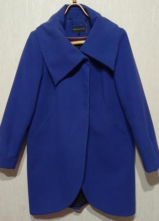 Яскраве пальто на весну р.48-50