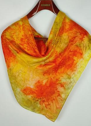 Шелковый платок в цвете осени